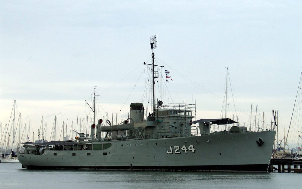 HMAS-Castlemaine-2.jpg