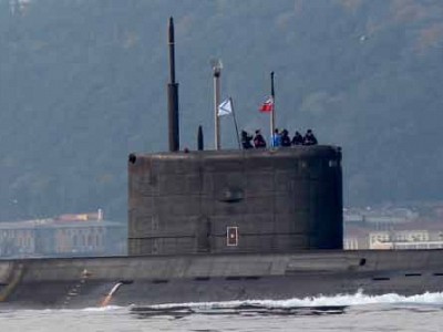 Russian Navy Kilo Class Submarines Retreating From Crimea 